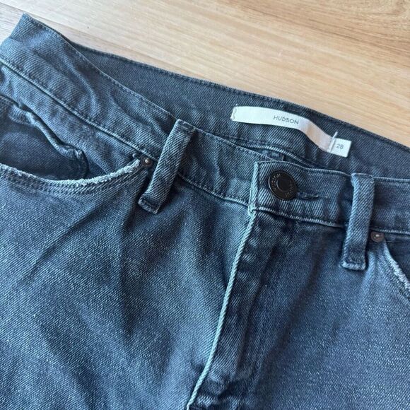 NEW Hudson Women’s Washed Black Nico Mid Rise Distressed Straight Jeans - Picture 4 of 5